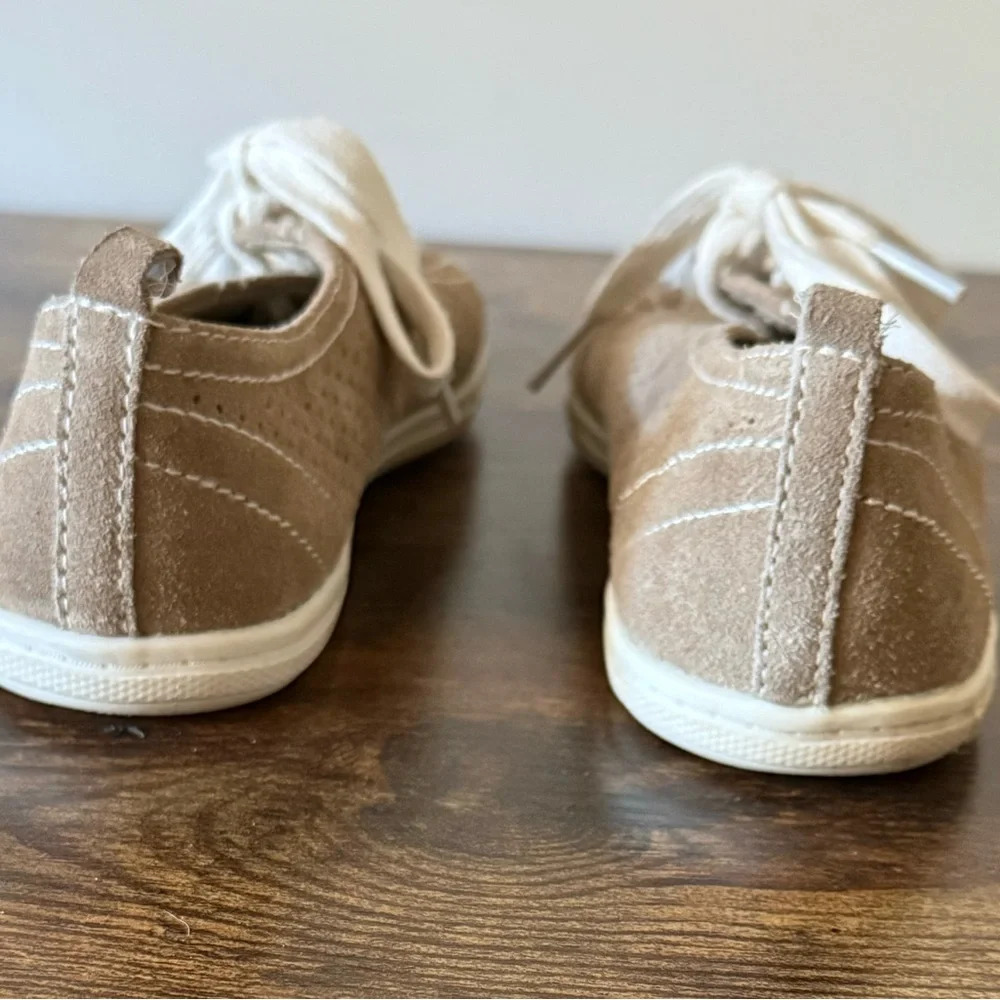 Merona Beige Suede Leather Casual Lace Up Sneaker - Size 6.5 - Picture 3 of 8